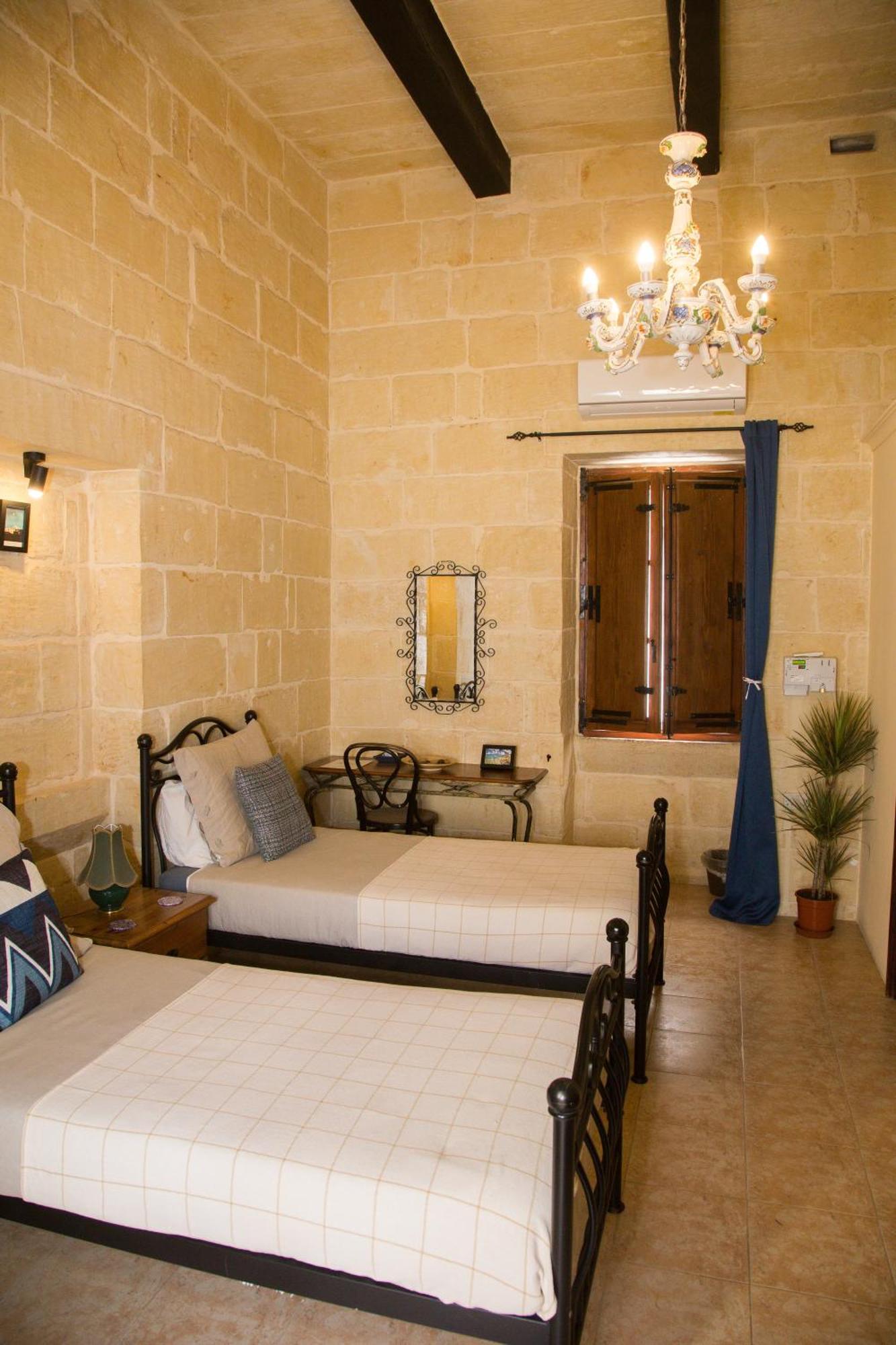 A La Maison B&B Xagħra Exterior foto